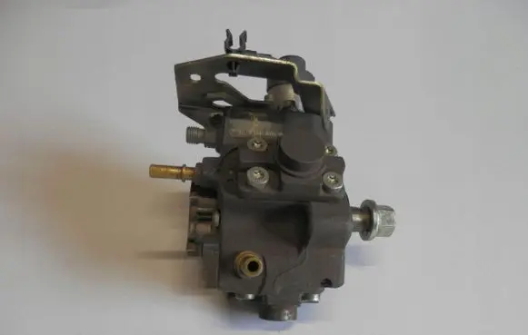 Citroen C4 I Fuel injection high pressure pump 0445010102c4