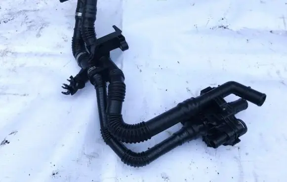 Ford Focus Engine coolant pipe/hose 9647767180