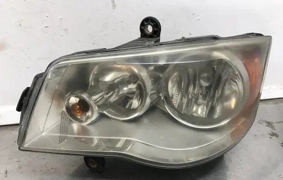 Chrysler Town & Country V Headlight/headlamp 400373