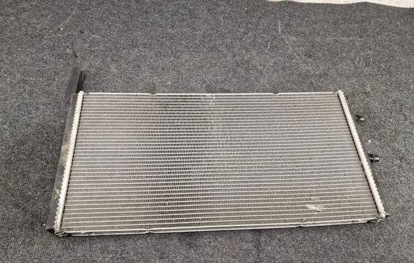 BMW 6 F12 F13 Coolant radiator 7601832