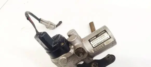 Toyota Prius (XW20) Master brake cylinder 4727047010 47270-47010
