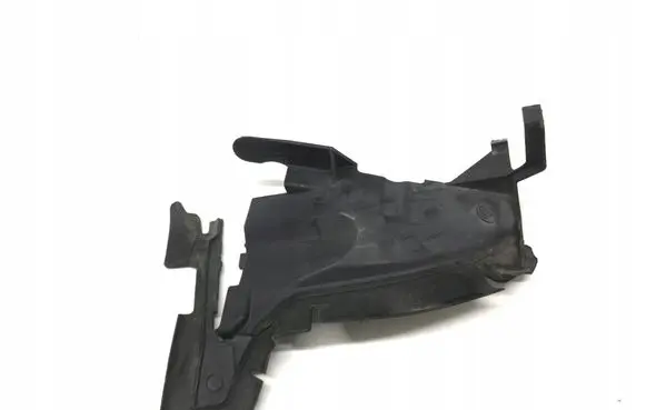 Volvo S80 Intercooler air channel guide 