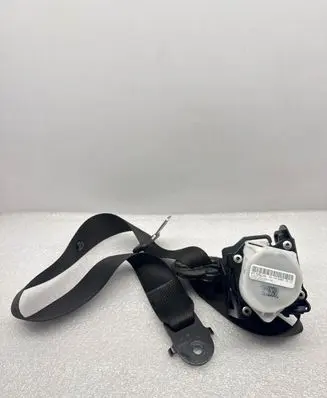 BMW X6 E71 Front seatbelt S2716104209K 08B1711P0122T