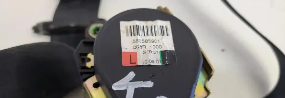 Audi A6 S6 C5 4B Front seatbelt 560585901 008B000