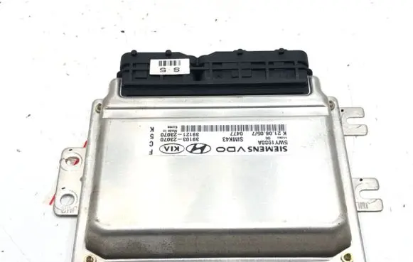 KIA Sportage Engine control unit/module ECU 39103-23070