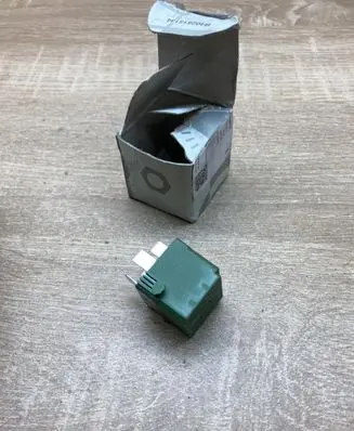 Mercedes-Benz E C207 W207 Other relay 0009828523 A0009828523