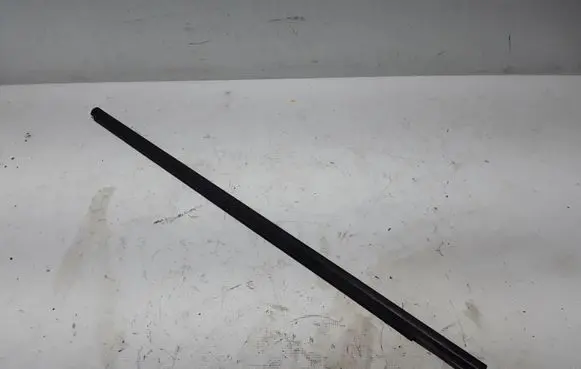 KIA Niro Front door glass trim molding 82220-AT000