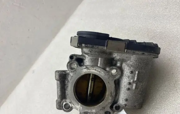 Opel Mokka Throttle valve 55565489