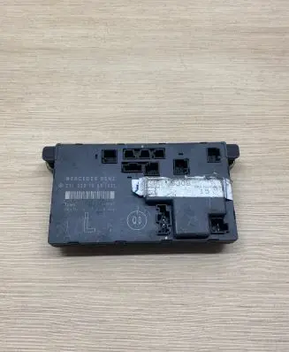 Mercedes-Benz E W211 Door control unit/module 2118201585