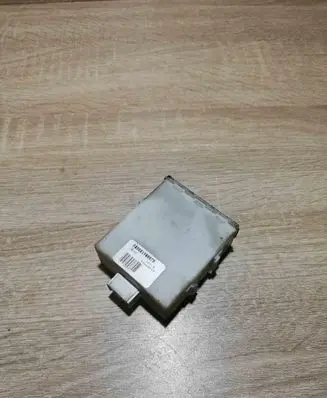 Toyota Avensis T250 Door control unit/module 73668012