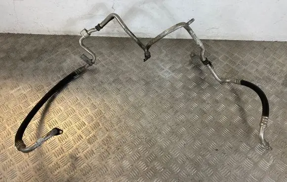 Opel Vivaro Air conditioning (A/C) pipe/hose 924804190R 93868381 924543622R