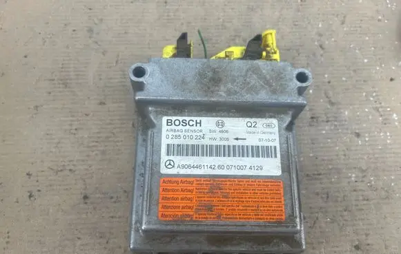 Mercedes-Benz Sprinter W906 Airbag control unit/module 0285010224 A9064461142 600710074129