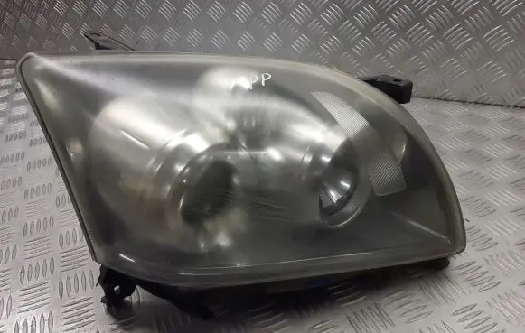 Toyota Avensis T250 Headlight/headlamp M60-GF20