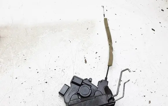 Mazda 3 I Front door lock b83b85l1