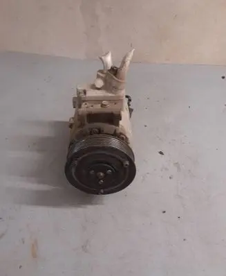 Volkswagen Caddy Air conditioning (A/C) compressor (pump)
