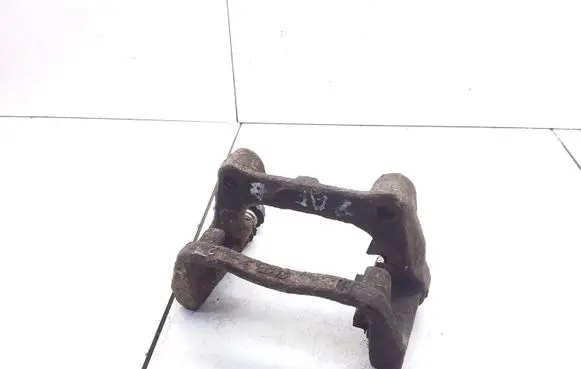 Opel Zafira B Brake caliper pad carrier rear 