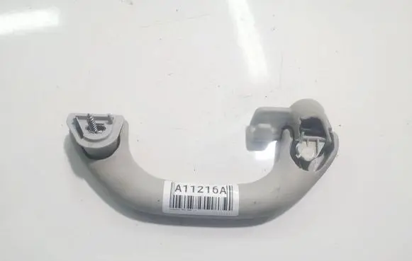 Volkswagen Polo IV 9N3 Rear interior roof grab handle 