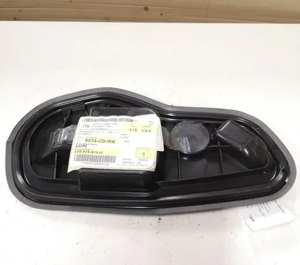 Skoda Superb B8 (3V) Other rear door trim element 3V0839915H