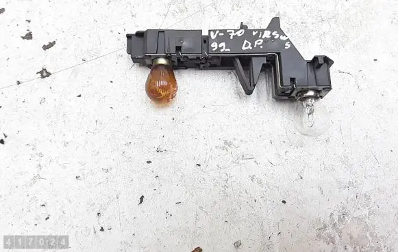 Volvo S70 V70 V70 XC Tail light bulb cover holder 9151646