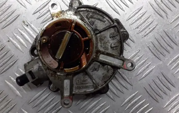 Audi A6 S6 C6 4F Vacuum pump 06E145100E