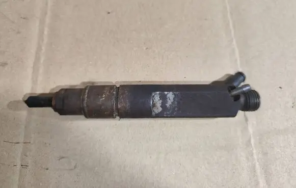 Fuel injector