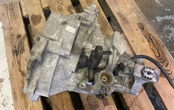 Manual 5 speed gearbox