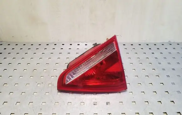 Audi A5 8T 8F Tailgate rear/tail lights 8T0945094