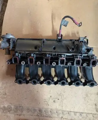BMW 5 E39 Intake manifold 7789329 7789287 7789247