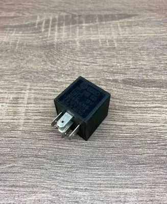 Volkswagen Golf III Other relay 191955531