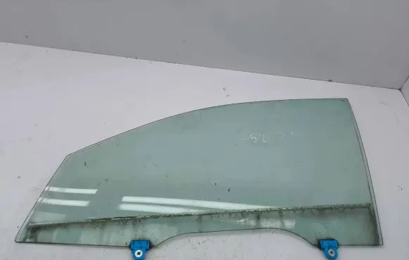 Mitsubishi Outlander Front door window glass four-door