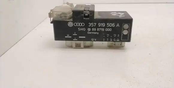 Volkswagen PASSAT B4 Coolant fan relay 357919506A 898719000