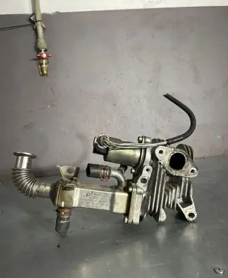 Renault Scenic II - Grand scenic II EGR valve 7700107471 8200171191D 72843002D