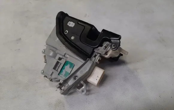 Audi A5 8T 8F Front door lock 8J1837016D
