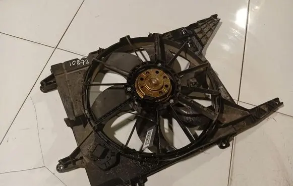 Renault Scenic I Radiator cooling fan shroud 8200065257