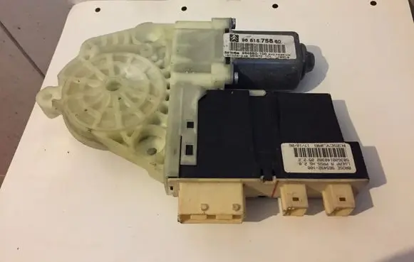 Citroen C4 I Front door window regulator motor 9681575880 984940100 0536011001