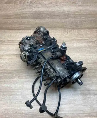Mercedes-Benz E W124 Fuel injection high pressure pump 6030701901 0400076975