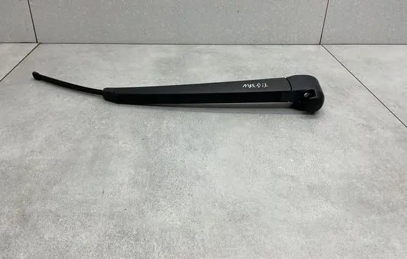 Volkswagen Tiguan Rear wiper blade arm 1T0955707