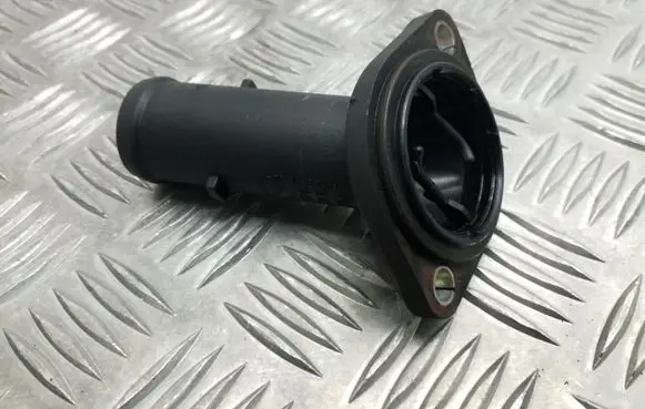 Volkswagen Tiguan Engine coolant pipe/hose 03L121121