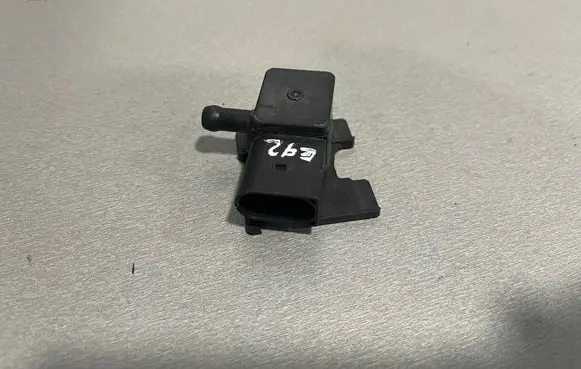 BMW 3 E92 E93 Exhaust gas pressure sensor 7805152