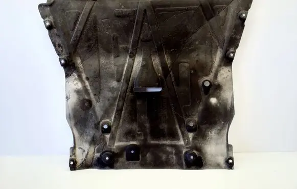Renault Clio V Engine splash shield/under tray 758905836R