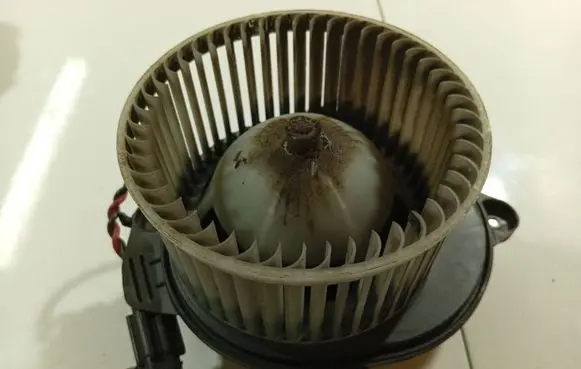 Chrysler PT Cruiser Heater fan/blower 036628X