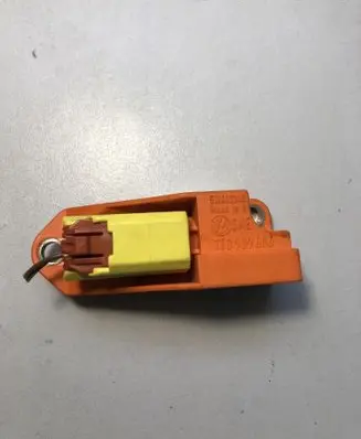 Volkswagen Touran I Airbag deployment crash/impact sensor 1T0909606