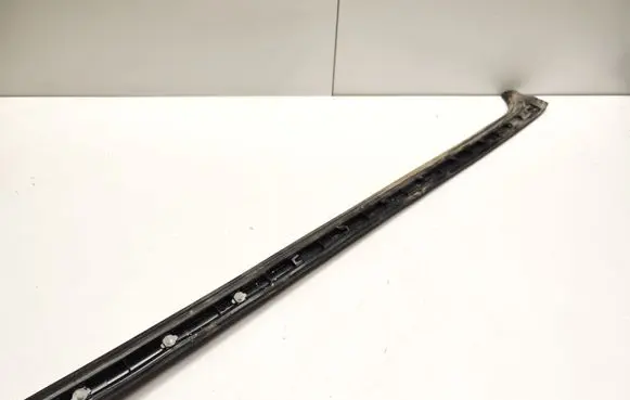 Audi Q7 4M Loading door rubber seal (on body) 4M0827229