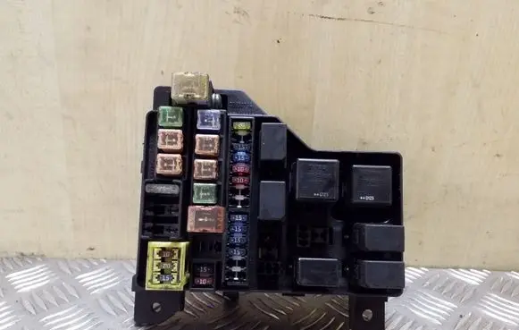 Volvo S40, V40 Fuse module 30859714 72541985