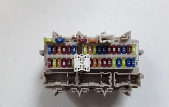 Nissan Qashqai Fuse module 4EB0A