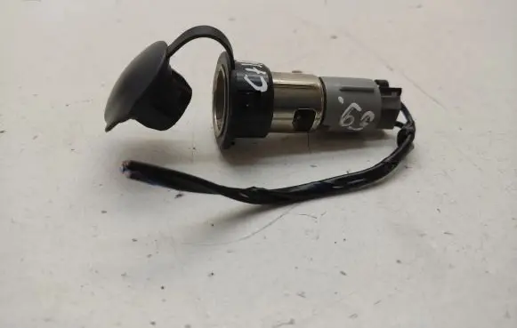 Chrysler 300 - 300C 12 V Socket (rear) VC23207A