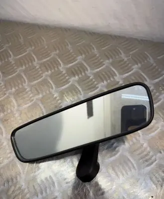 Rear view mirror (interior)