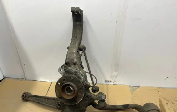 BMW X5 E70 Front wheel hub spindle knuckle