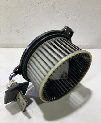 Mazda 323 Heater fan/blower Hb111
