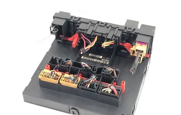 Volkswagen Touran I Other control units/modules 1K0937049N